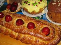 Греческий пасхальный хлеб