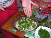 Салат из баклажанов с луком и горошком